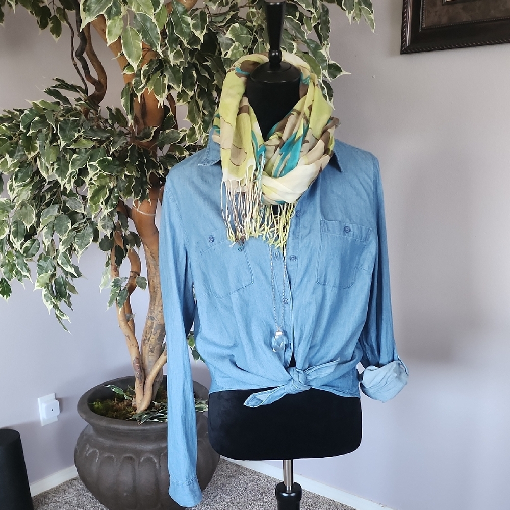 Croft & Barrow Blue Button-Down Shirt with Green Scarf
